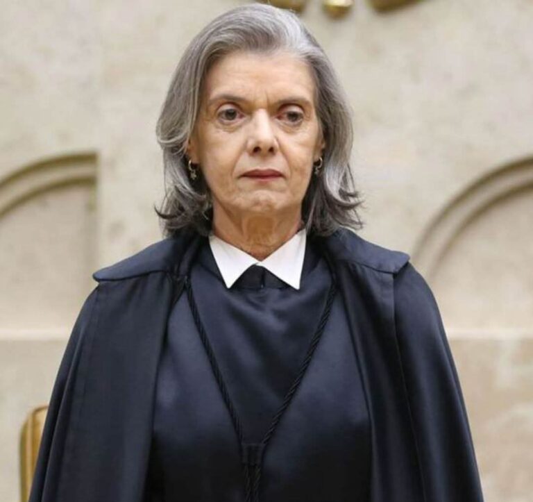 Cármen Lúcia antecipa saída da presidência do TSE para ampliar preparação das eleições