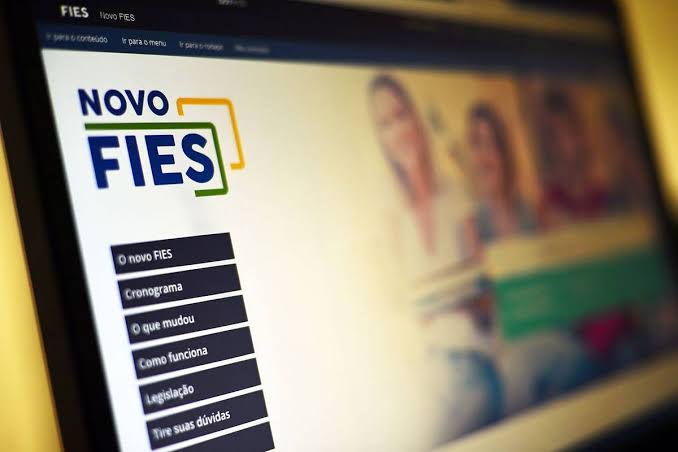 Prazo para complementar inscrição do Fies termina nesta terça-feira