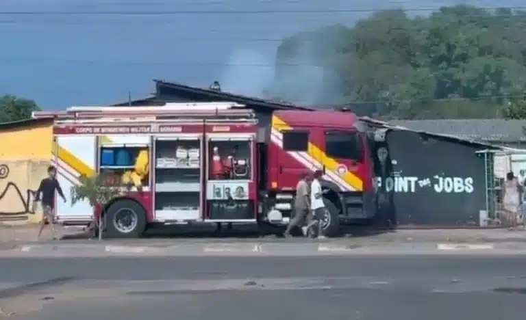 Incêndio atinge apartamento no bairro Silvio Leite, em Boa Vista